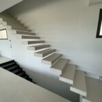 escalier suspendue en carrelage à mougins