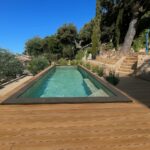 Construction compléte d'une piscine haut de gamme avec filtration et pierre de bali